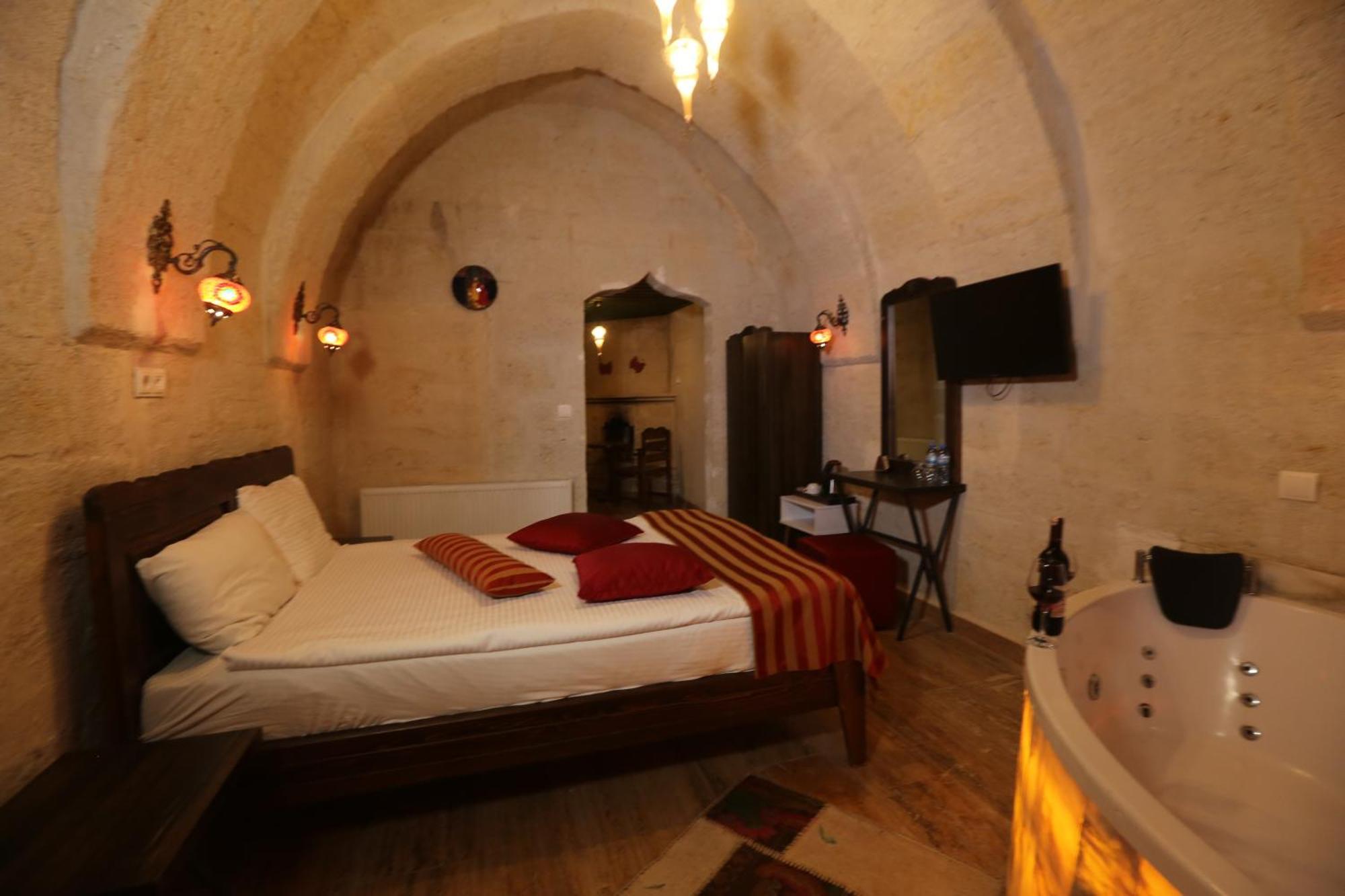 Heritage Cave Inn Hotel Гьореме Екстериор снимка